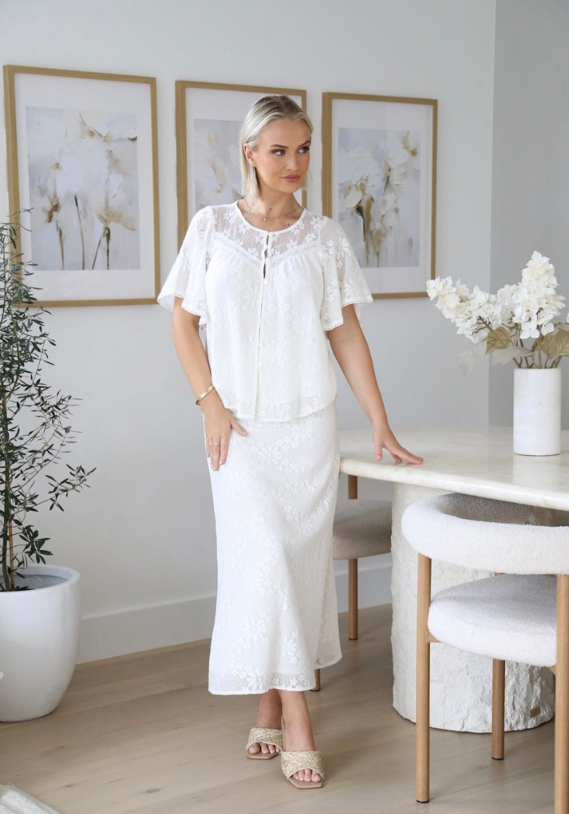 Shell Skirt White Lace