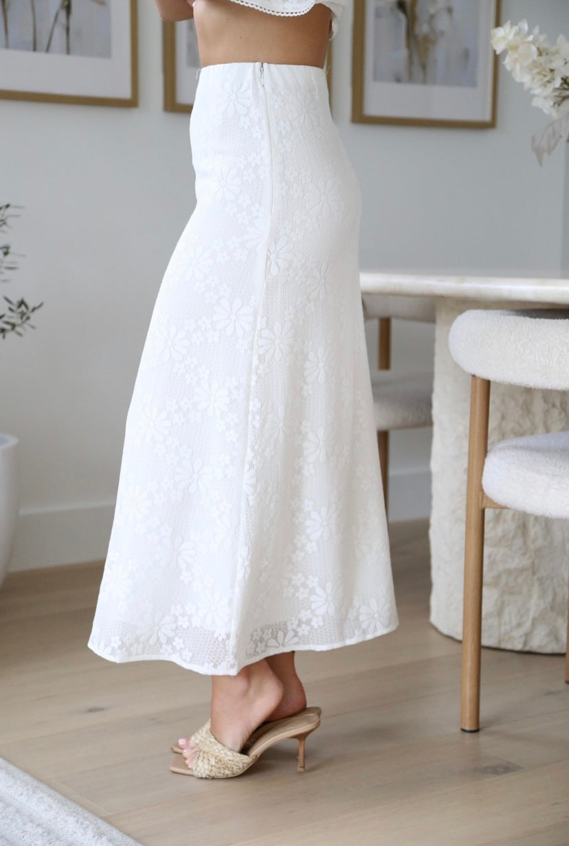 Shell Skirt White Lace