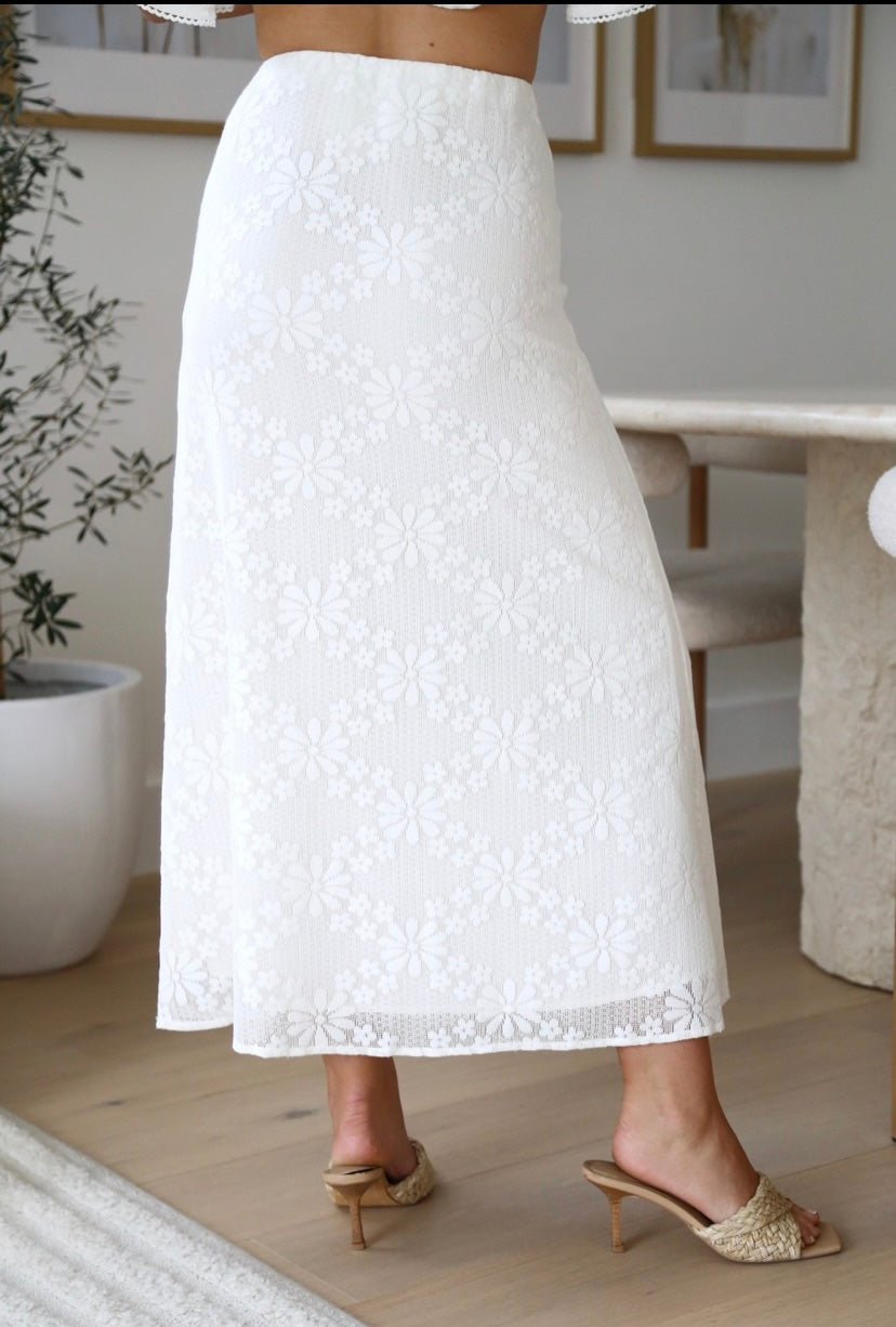 Shell Skirt White Lace