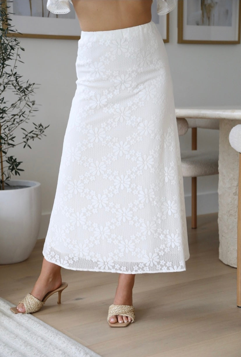 Shell Skirt White Lace